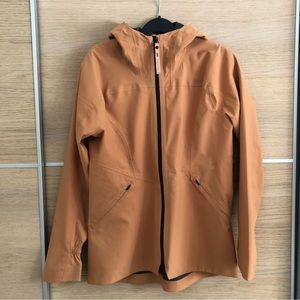 Women Isla Indygena rain jacket in cinnamon